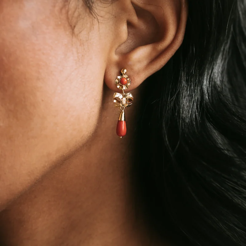 Alternative view of P4901 - Pendientes corales